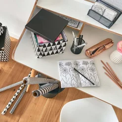 Corbeille à papier en maille métallique noire