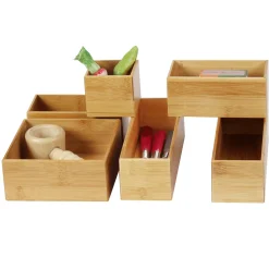 Petit organisateur de tiroirs, carré et superposable, en bambou. S
