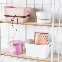 Petit rangement en plastique blanc