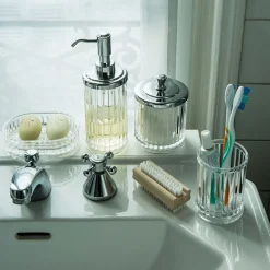 Porte-savon cannelé en plastique transparent