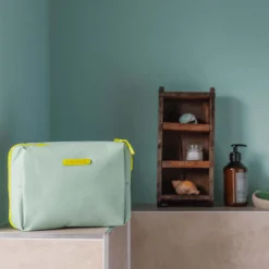 Trousse de toilette compacte